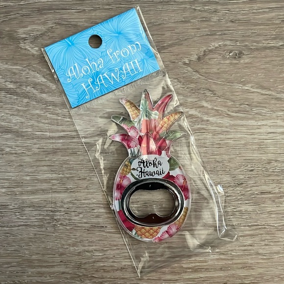 Aloha From Hawaii Pineapple Shaped Bottle Opener Fridge Magnet Souvenir - Picture 1 of 5